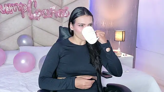 samiradoll online show from 10/24/25, 04:22