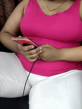 Snapshot of Cute_Pagli chatting on 10/16/25, 09:28 Cute Pagli online show from 10/16/25, 09:28