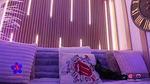 ArianaSantana online show from 11/15/25, 12:53