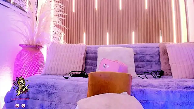 ArianaSantana online show from 11/24/25, 12:49