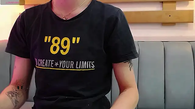 ArianaSantana online show from 11/06/25, 12:42