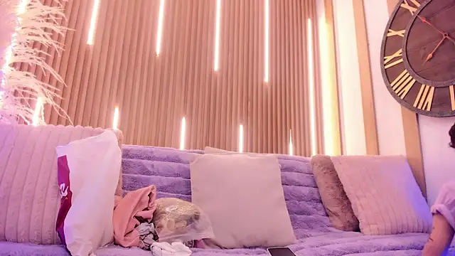 ArianaSantana online show from 12/14/25, 12:55