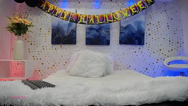 ArianaSantana online show from 10/10/25, 12:50