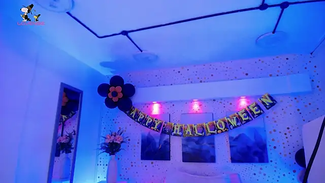 ArianaSantana online show from 11/02/25, 12:54