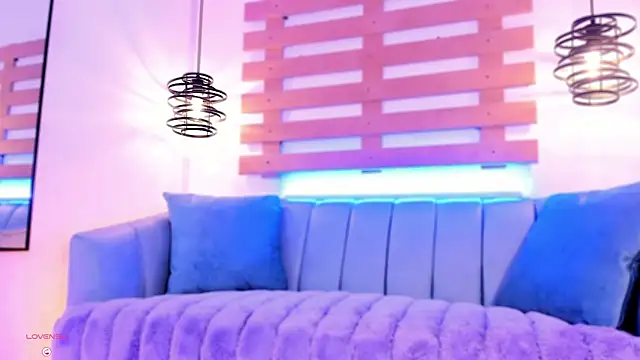 ArianaSantana online show from 10/18/25, 12:51