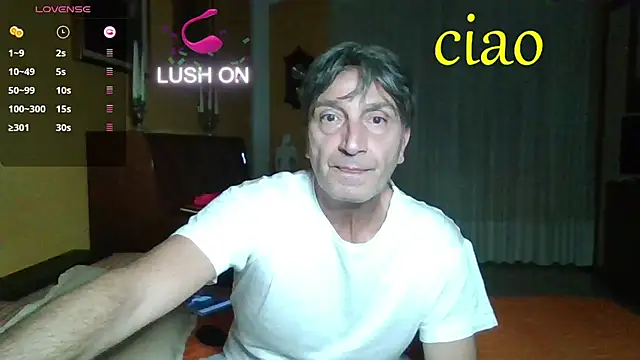 Snapshot of lattediyak chatting on 10/20/25, 12:13 lattediyak online show from 10/20/25, 12:13