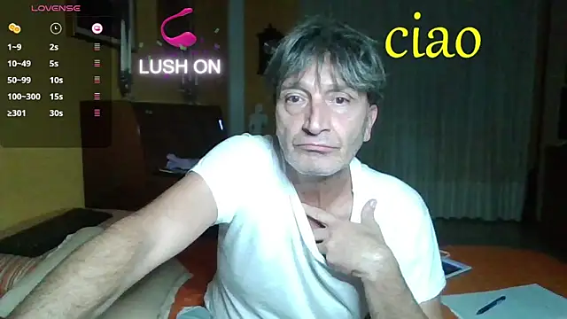 Snapshot of lattediyak chatting on 10/15/25, 11:46 lattediyak online show from 10/15/25, 11:46