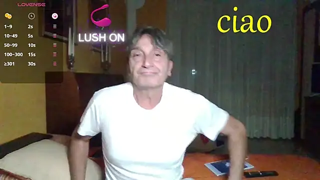 Snapshot of lattediyak chatting on 10/18/25, 11:18 lattediyak online show from 10/18/25, 11:18