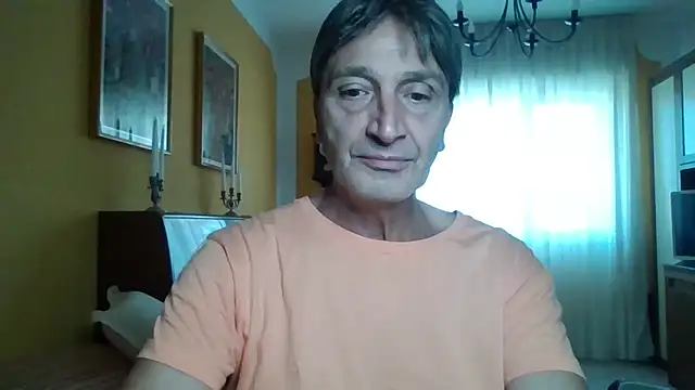 Snapshot of lattediyak chatting on 10/07/25, 01:01 lattediyak online show from 10/07/25, 01:01