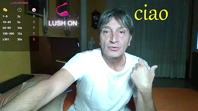 Snapshot of lattediyak chatting on 10/12/25, 12:34 lattediyak online show from 10/12/25, 12:34
