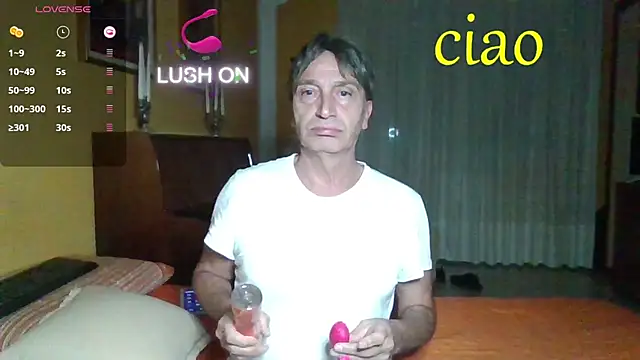 Snapshot of lattediyak chatting on 10/11/25, 12:33 lattediyak online show from 10/11/25, 12:33