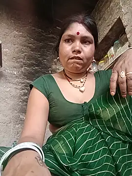 Snapshot of Rashili_jaan chatting on 06/22/26, 01:44 Rashili jaan online show from 06/22/26, 01:44
