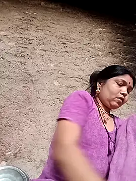 Snapshot of Rashili_jaan chatting on 04/13/26, 02:48 Rashili jaan online show from 04/13/26, 02:48