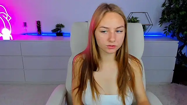 MilaAddams online show from 10/17/25, 05:33