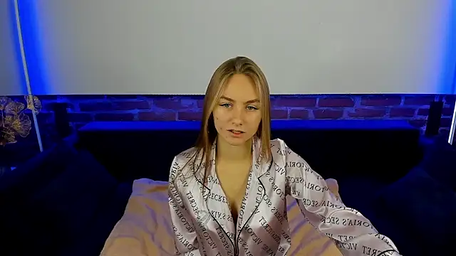 MilaAddams online show from 10/22/25, 06:02