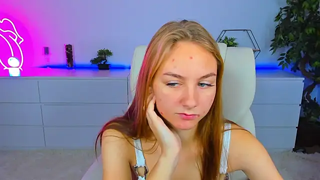 MilaAddams online show from 10/13/25, 05:42