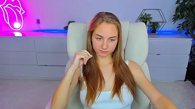 MilaAddams online show from 10/01/25, 05:45