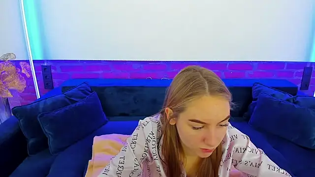 MilaAddams online show from 11/18/25, 06:50