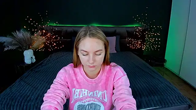 MilaAddams online show from 12/03/25, 06:36