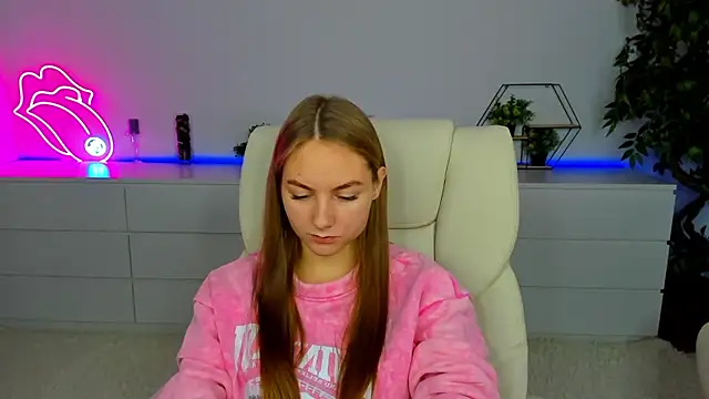 MilaAddams online show from 11/16/25, 06:40