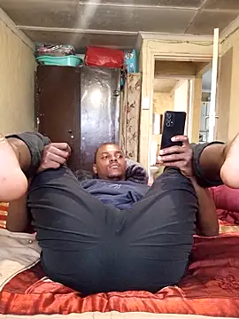 Hluga 25 online show from 12/17/25, 04:01