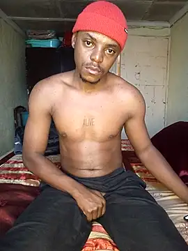 Snapshot of Hluga_25 chatting on 02/18/26, 04:32 Hluga 25 online show from 02/18/26, 04:32