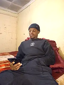 Hluga 25 online show from 09/18/25, 03:09