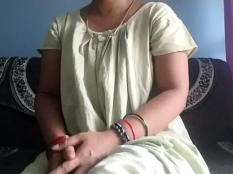 Snapshot of NehaQn chatting on 09/13/25, 01:05 NehaQn online show from 09/13/25, 01:05