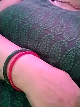 Snapshot of NehaQn chatting on 09/17/25, 09:00 NehaQn online show from 09/17/25, 09:00