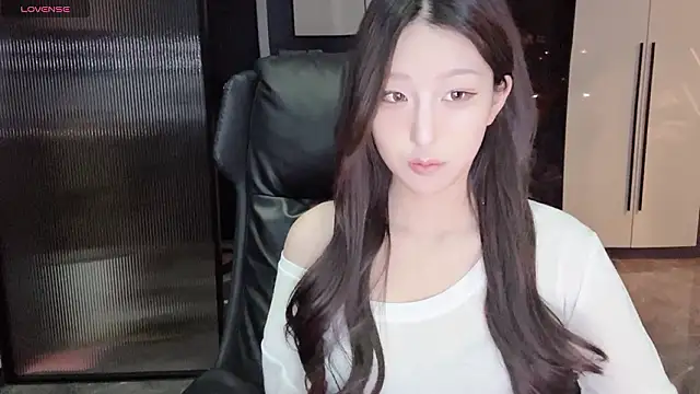 Winnie666- online show from 02/06/26, 03:19