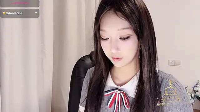 Snapshot of Winnie666- chatting on 10/13/25, 03:13 Winnie666- online show from 10/13/25, 03:13