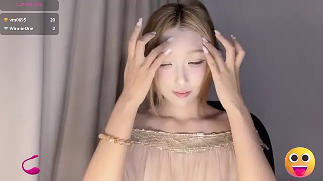 Snapshot of Winnie666- chatting on 09/14/25, 02:50 Winnie666- online show from 09/14/25, 02:50