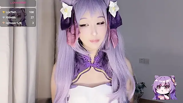 Snapshot of Winnie666- chatting on 10/15/25, 01:19 Winnie666- online show from 10/15/25, 01:19