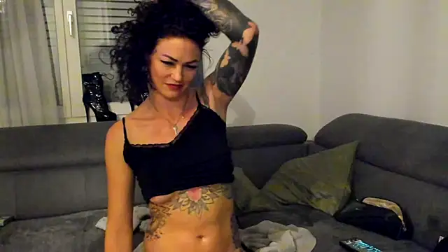 Snapshot of Sydney-Schmid chatting on 10/03/25, 11:50 Sydney-Schmid online show from 10/03/25, 11:50