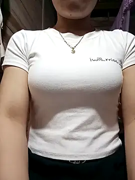 LucyyLy online show from 05/09/26, 10:57