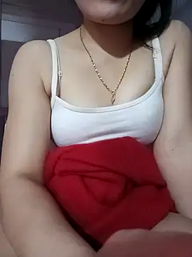 Snapshot of LucyyLy chatting on 12/17/25, 10:42 LucyyLy online show from 12/17/25, 10:42