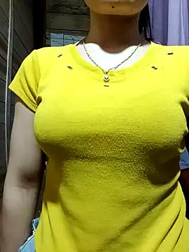 Snapshot of LucyyLy chatting on 10/01/25, 01:22 LucyyLy online show from 10/01/25, 01:22