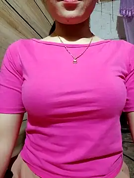 Snapshot of LucyyLy chatting on 10/05/25, 11:39 LucyyLy online show from 10/05/25, 11:39