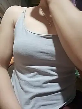 Snapshot of LucyyLy chatting on 06/10/26, 10:44 LucyyLy online show from 06/10/26, 10:44