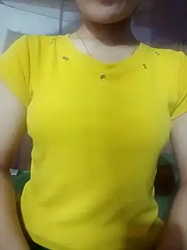 Snapshot of LucyyLy chatting on 10/15/25, 11:13 LucyyLy online show from 10/15/25, 11:13