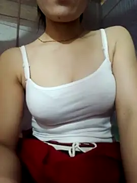 Snapshot of LucyyLy chatting on 10/28/25, 12:22 LucyyLy online show from 10/28/25, 12:22