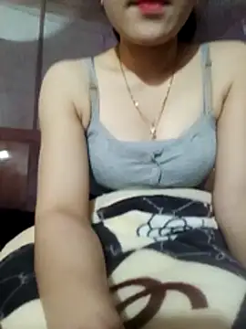 Snapshot of LucyyLy chatting on 11/25/25, 12:44 LucyyLy online show from 11/25/25, 12:44