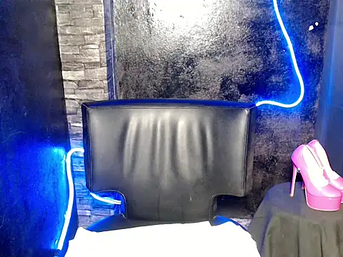 Snapshot of cristine_shopa chatting on 10/16/25, 08:00 cristine shopa online show from 10/16/25, 08:00