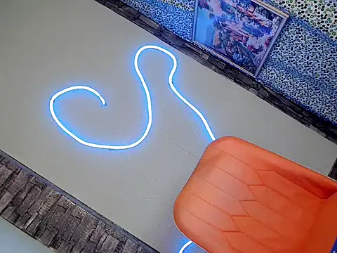 Snapshot of cristine_shopa chatting on 04/09/26, 01:06 cristine shopa online show from 04/09/26, 01:06