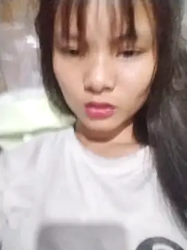 Snapshot of Senh_xxx chatting on 10/08/25, 10:39 Senh xxx online show from 10/08/25, 10:39