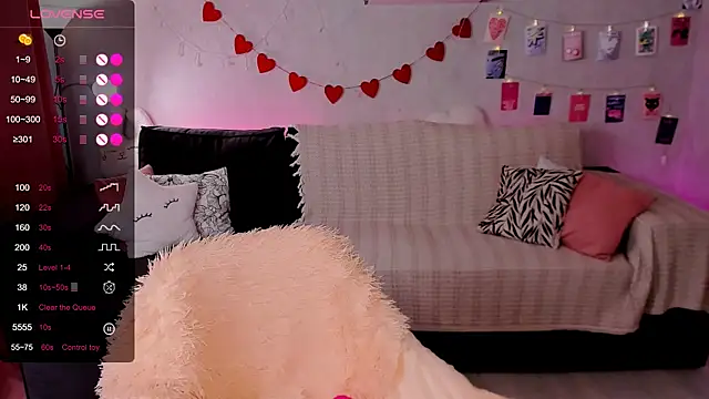 Snapshot of LillianShine chatting on 07/05/26, 04:19 LillianShine online show from 07/05/26, 04:19