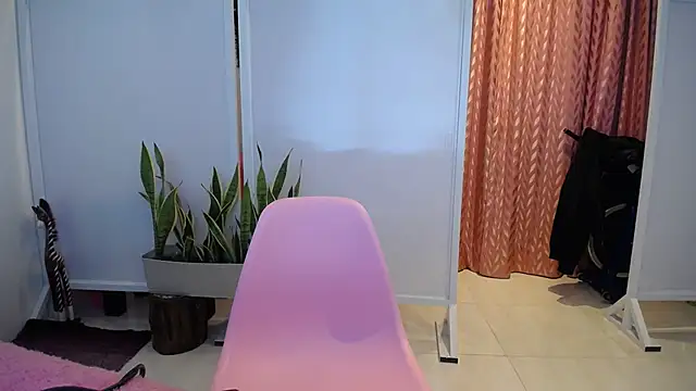 Manuela lara  online show from 11/10/25, 01:38