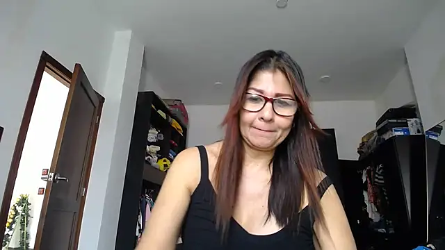 Manuela lara  online show from 02/10/26, 04:39