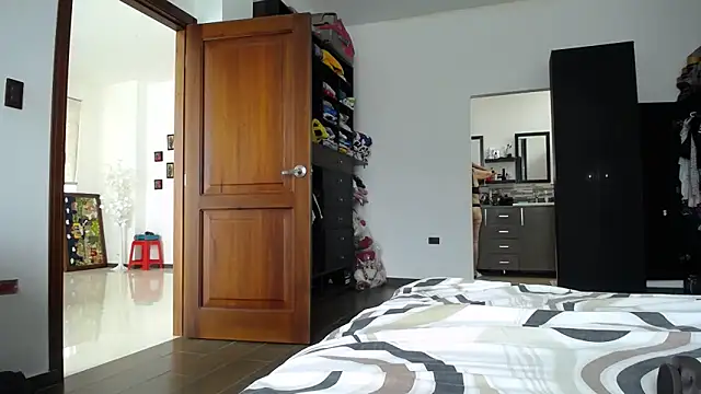 Manuela lara  online show from 02/20/26, 05:15