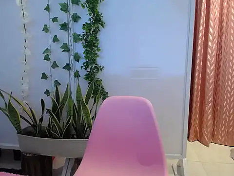 Manuela lara  online show from 10/08/25, 04:19